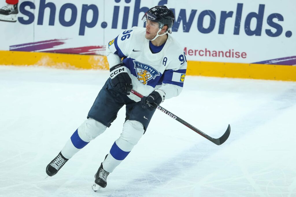 Pulinat pois – tässä Mikko Rantanen on ylitse muiden kaikista Leijona-pelaajista