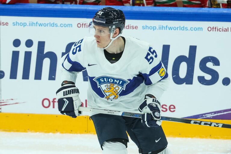 Leijonien olympiavoittajalta odotetaan vahvempaa Liiga-kautta – ”Näin ei saa jatkua”