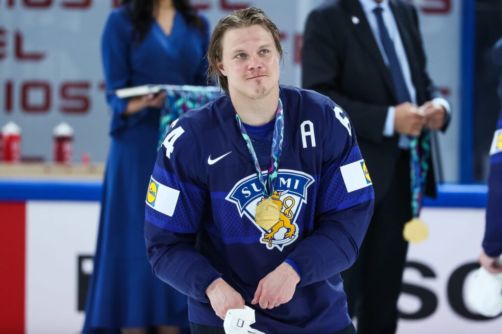 Mikael Granlundin jättidiili jakaa NHL-piirit – asiantuntijalta täystyrmäys Mikael Granlundin jättidiili jakaa NHL-piirit – asiantuntijalta täystyrmäys