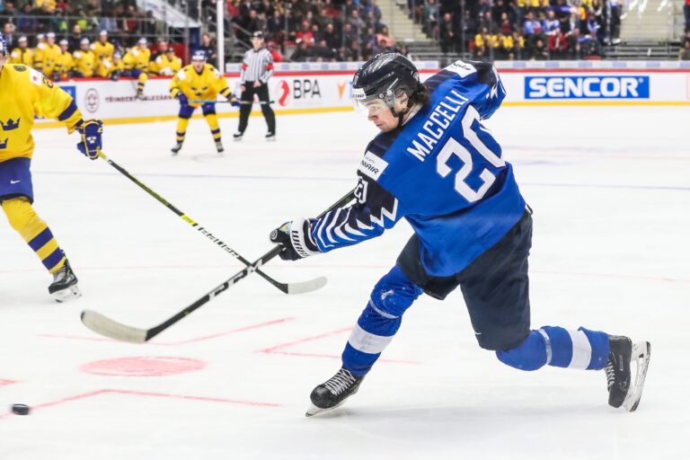 Matias Maccelli ei säästellyt sanojaan – suoraa puhetta NHL:n supertähdistä