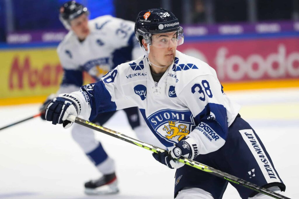 NHL-unelma romukoppaan? - Kultaleijona siirtyy Ruotsin liigaan NHL-unelma romukoppaan? – Kultaleijona siirtyy Ruotsin liigaan