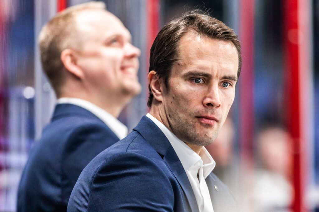IL: Leijona-sankari murtaa rajoja – seuraava suomalainen päävalmentaja NHL:ään? IL: Leijona-sankari murtaa rajoja – seuraava suomalainen päävalmentaja NHL:ään?