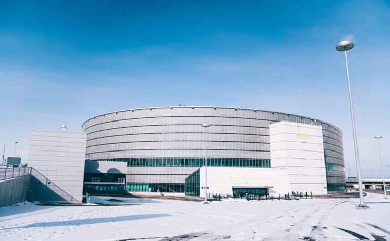 Helsinki käänsi selän Leijonille – asiantuntija ryöpyttää shokkipäätöstä IS:lle