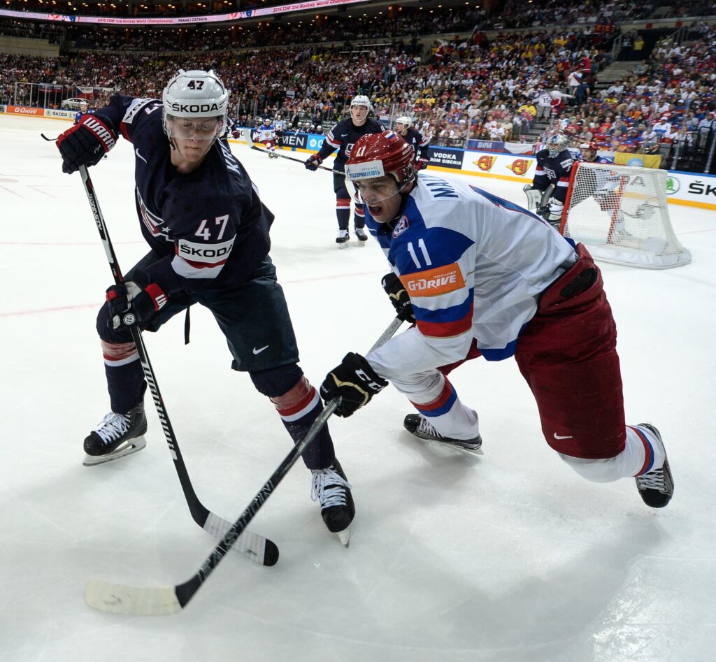 NHL: Kaksinkertainen maailmanmestari huitoi itselleen maksimirangaistuksen