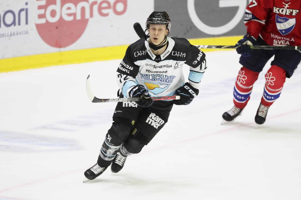 NHL-ovi sulkeutui – nyt suomalaispelaaja avaa suunsa