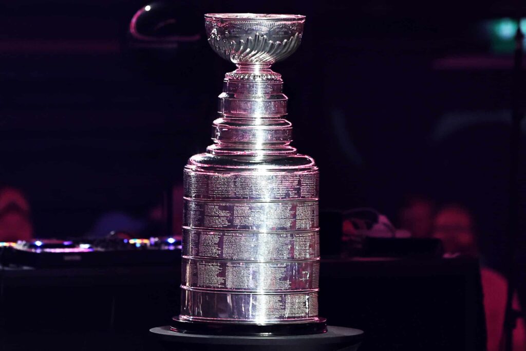 Aleksander Barkov teki sen taas – nämä suomalaisnimet kaiverrettiin NHL:n historiaan