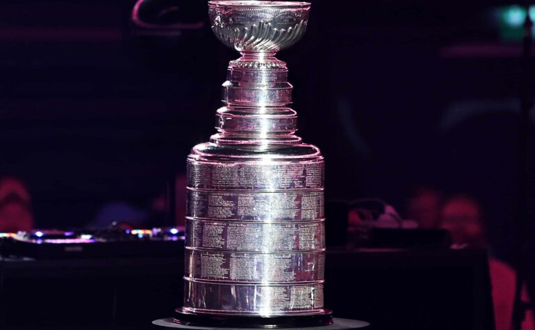Aleksander Barkov teki sen taas – nämä suomalaisnimet kaiverrettiin NHL:n historiaan