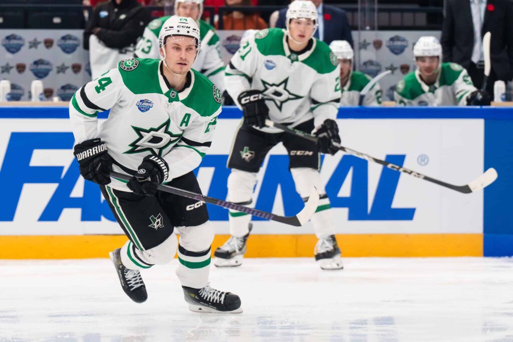 "Kaikki näkivät" – NHL-asiantuntijalta tyly arvio Roope Hintzin tilanteesta ”Kaikki näkivät” – NHL-asiantuntijalta tyly arvio Roope Hintzin tilanteesta