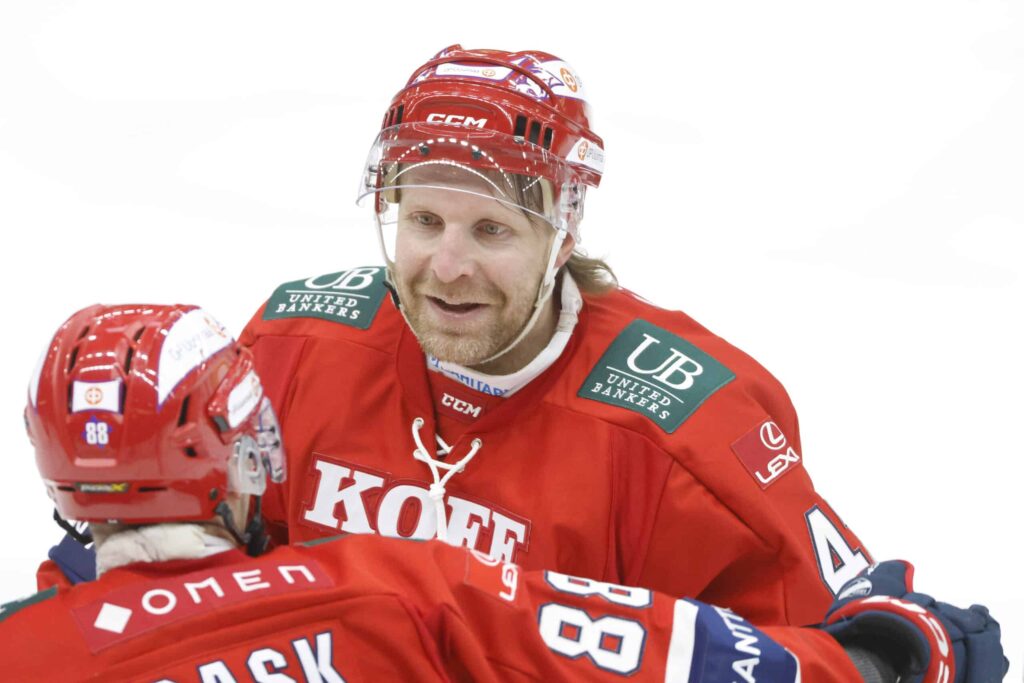 Ovi raollaan – Kultaleijona Leo Komarovilla loistava tilaisuus