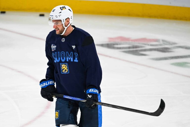 Aleksander Barkov loukkaantui ikävästi – huolestuttava tilanne tallentui kameroihin