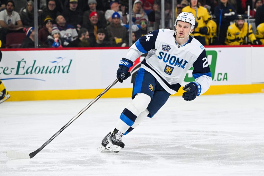 Karu tieto - Leijonien tähtisentteri pelasi murtuneella jalalla Karu tieto – Leijonien tähtisentteri pelasi murtuneella jalalla