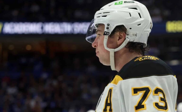 Kovan onnen NHL-tähdesta helpottavia uutisia – yllätystieto sykähdyttää Bostonissa