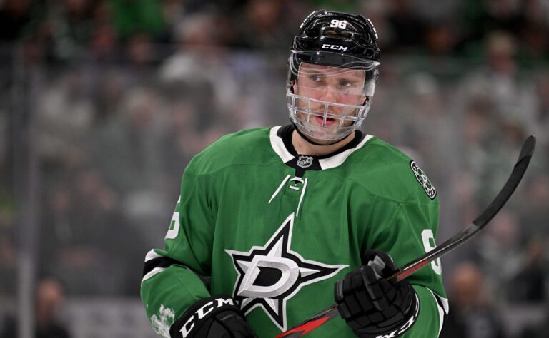 Mikko Rantasen peli puhuttaa – NHL:stä kajahti tyly arvio