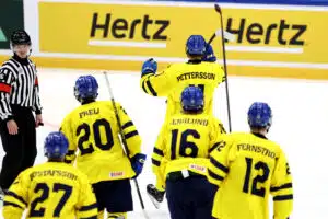 NHL-seurat jälleen apajilla – kahden superlupauksen tulevaisuudelle sinetti