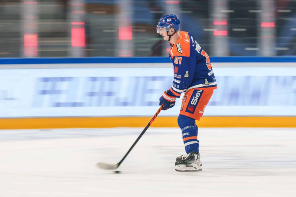 Leijonat joutuivat reagoimaan – hurjavireinen pistelinko irti