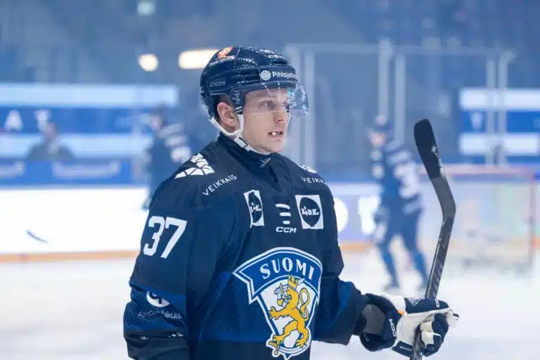 Leijona-puolustaja repii NHL-otsikoita – kovat näytöt tiskiin