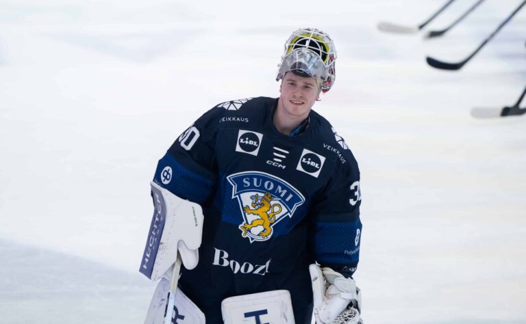 SHL:n suomalaisjoukkue syöksykierteessä – päävalmentaja nosti kilven