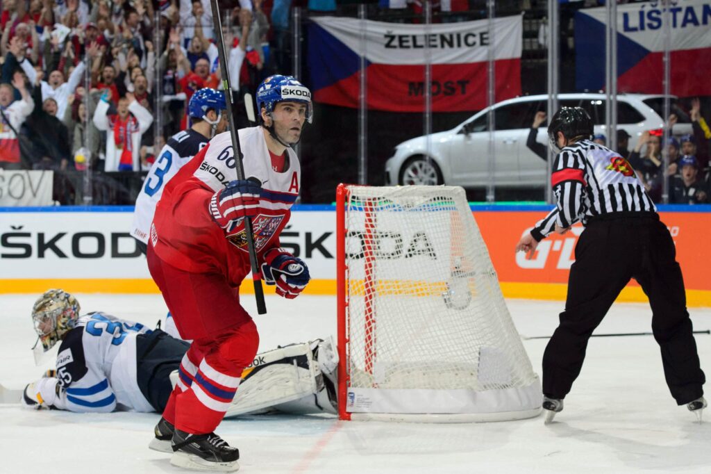 Liiga-tähdeltä paljastus tshekkilegendasta: "Edelleen tietokone raksuttaa" Pekka Rinne ja Jaromir Jagr maali, MM-kisat 2015 puolivälierä