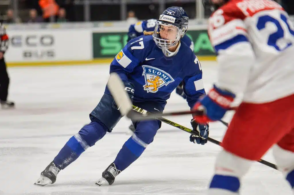 Naisleijonien hyökkääjä kommentoi Ruotsi-ottelun ajankohtaa: ”Vähän erikoinen aika”