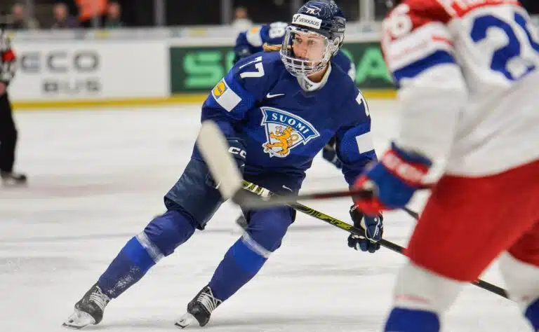 Susanna Tapanilta tiukka näkemys Naisleijonien eroista kärkimaihin