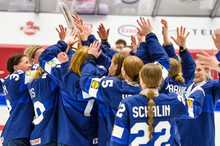 ”Mahdollisuus tehdä jotain erityistä” – Naisleijonat olympialaisiin nimekkäällä ryhmällä