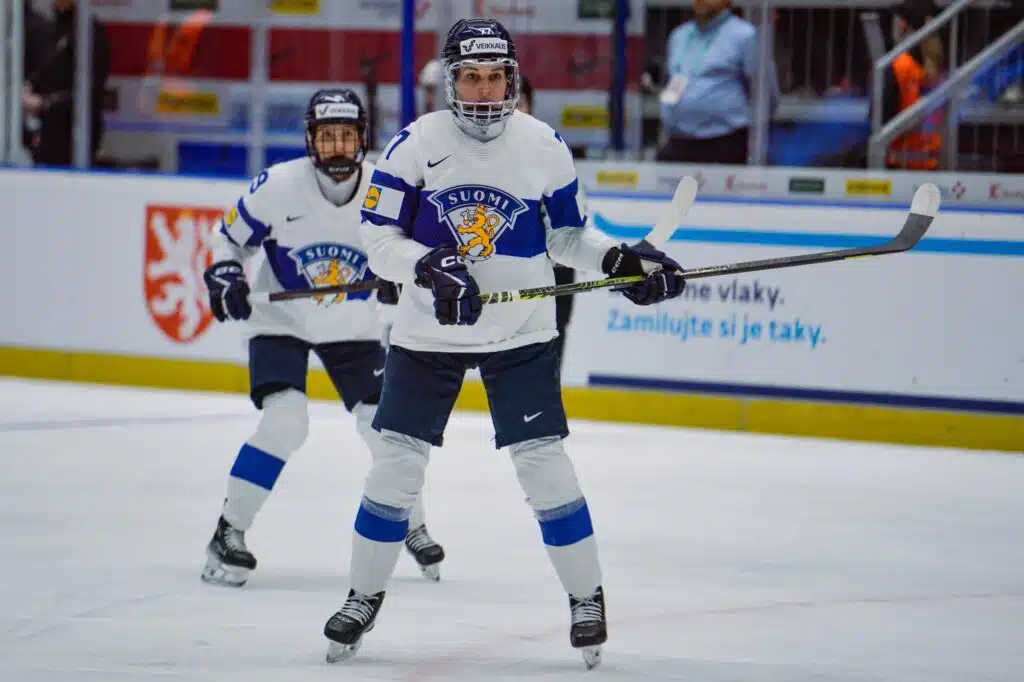 Naisleijonien MM-puolivälierä Ruotsia vastaan aikataulutettiin aamupäivään