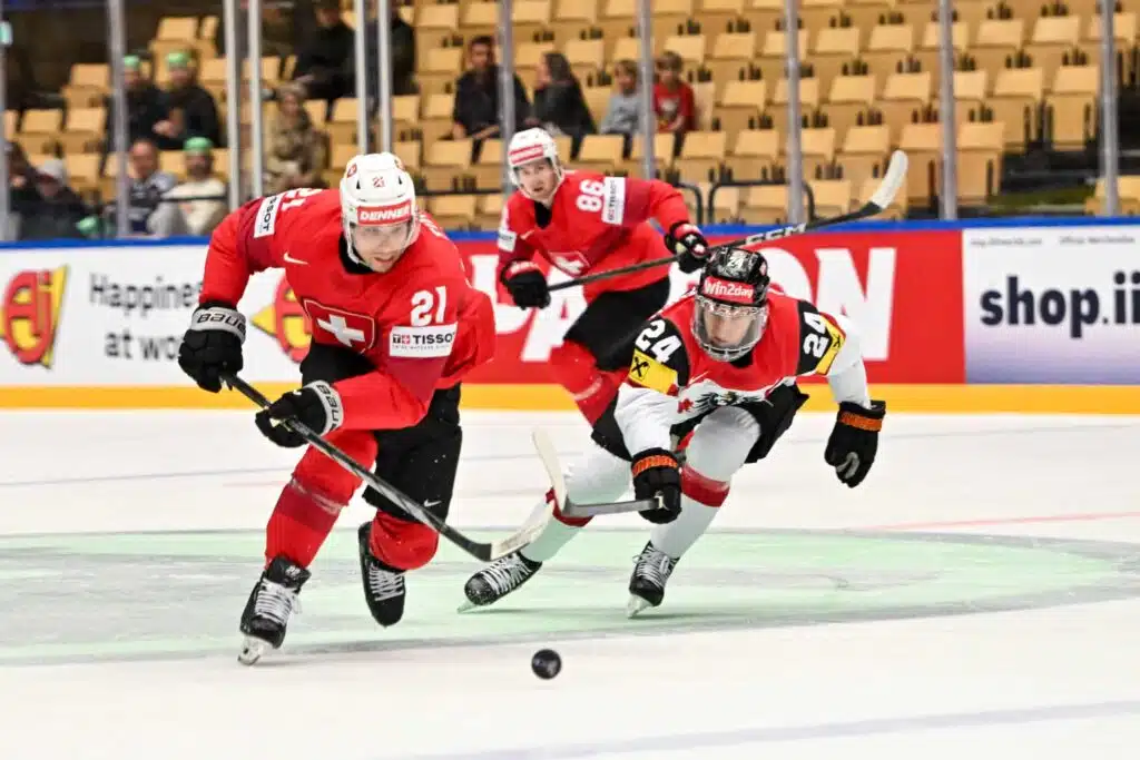 Sveitsi tyly alppimaiden taistelussa – Itävallan tähtihyökkääjä törkytempulla ulos