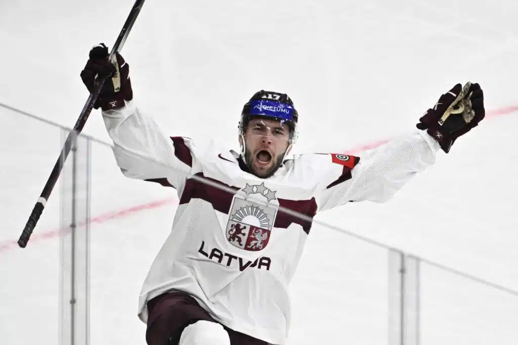 Ranskan yllätys suli kasaan – Sveitsi jyräsi Tanskan