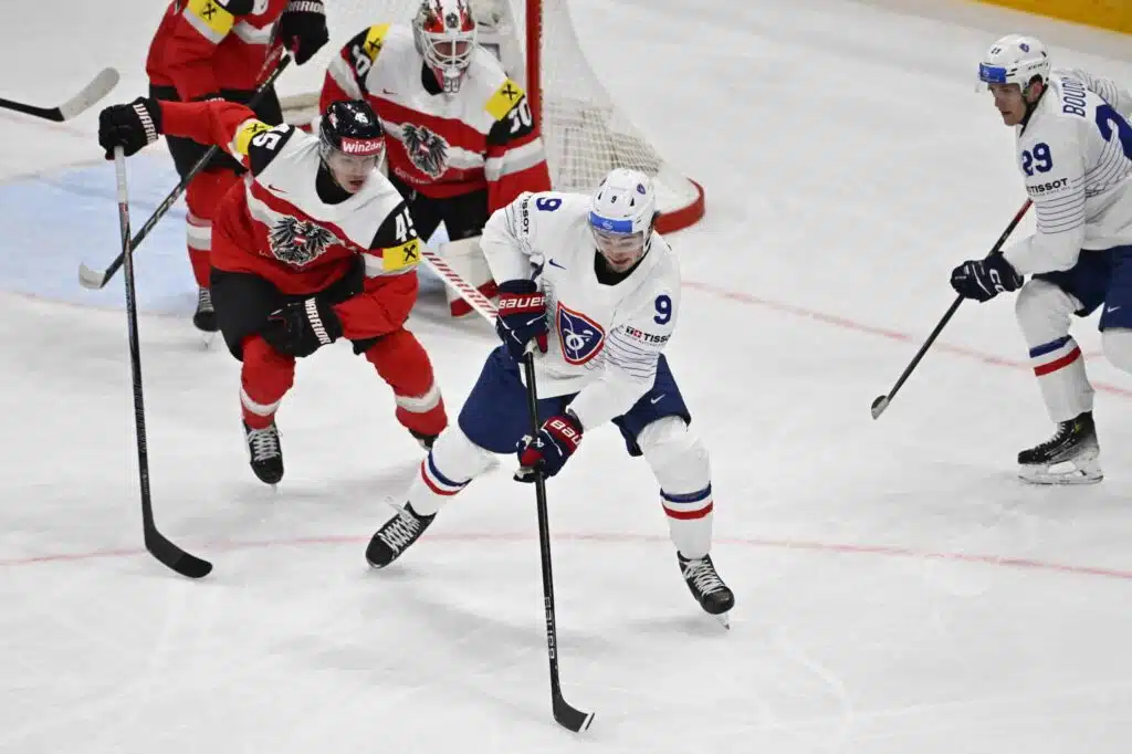 Leijonia MM-kisoissa piinanneen kiekkomaan supertähti löysi uuden kodin