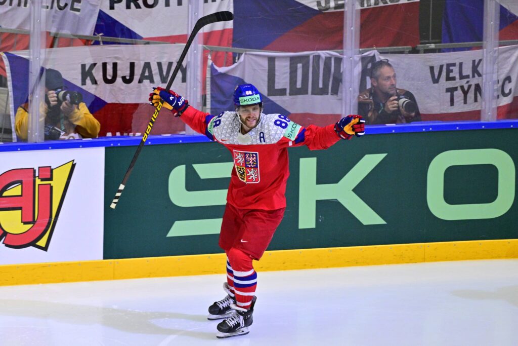 Teuvo Teräväinen ja Eeli Tolvanen taistelevat MM-kisojen tehotilastojen voitosta Teuvo Teräväinen ja Eeli Tolvanen taistelevat MM-kisojen tehotilastojen voitosta