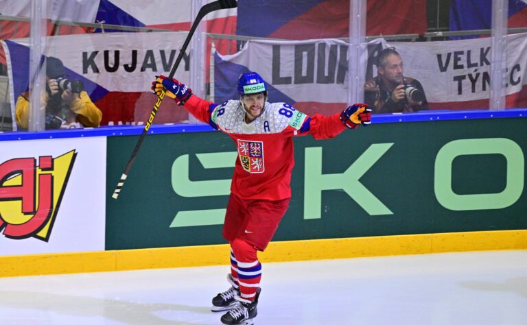 Teuvo Teräväinen ja Eeli Tolvanen taistelevat MM-kisojen tehotilastojen voitosta