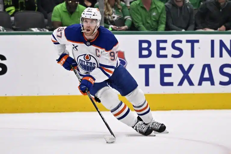 Tärkein puuttuu yhä – nyt Connor McDavid on ratkaisevan valinnan edessä