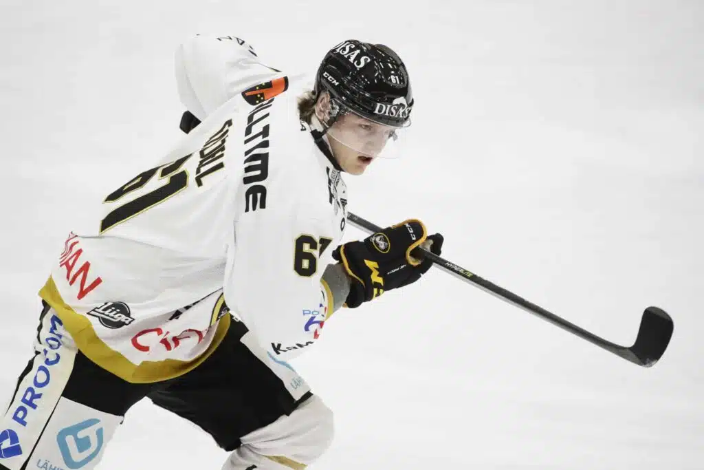 Suomen maajoukkueesta tuttu puolustaja vaihtaa seuraa Ruotsissa