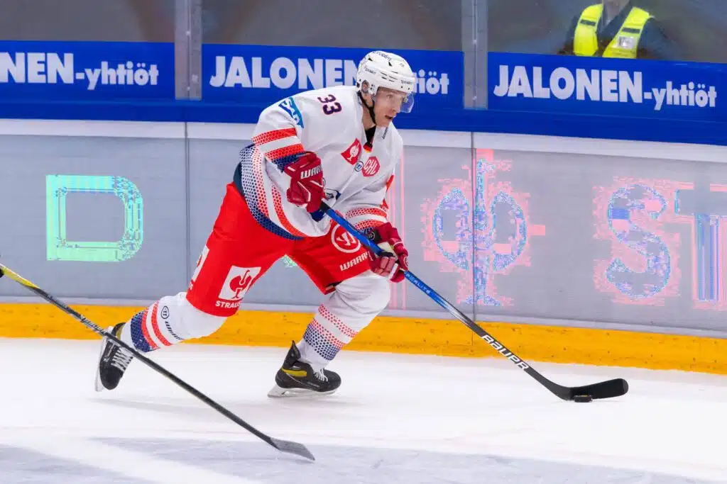 Leijonien entinen MM-hyökkääjä siirtyy Tshekin pääsarjaan