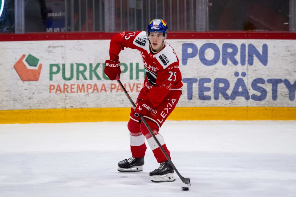 Pitkä odotus päättyi – NHL varasi vihdoin suomalaispelaajan Pitkä odotus päättyi – NHL varasi vihdoin suomalaispelaajan