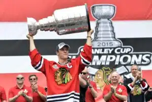 Patrick Kane rikkoi hiljaisuuden – viesti Toewsin uran päättymisestä koskettaa
