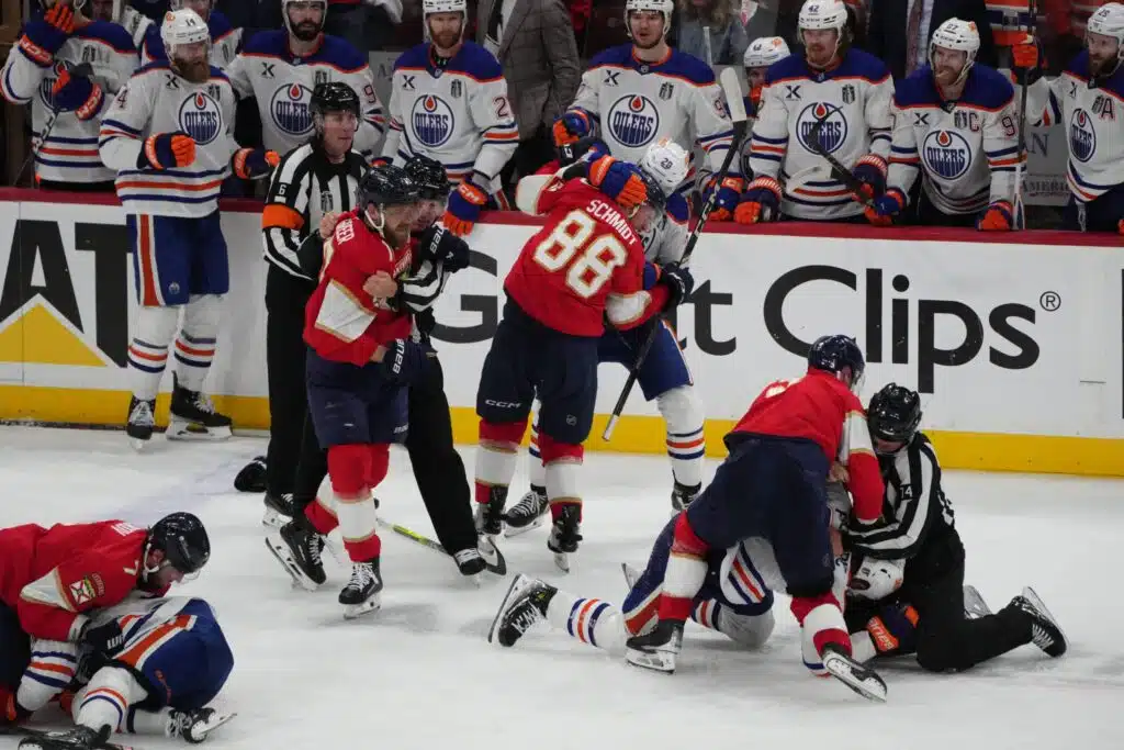 Kohuhyökkääjä sivuutti Floridan Leijonat – seura vaihtuu NHL:ssä