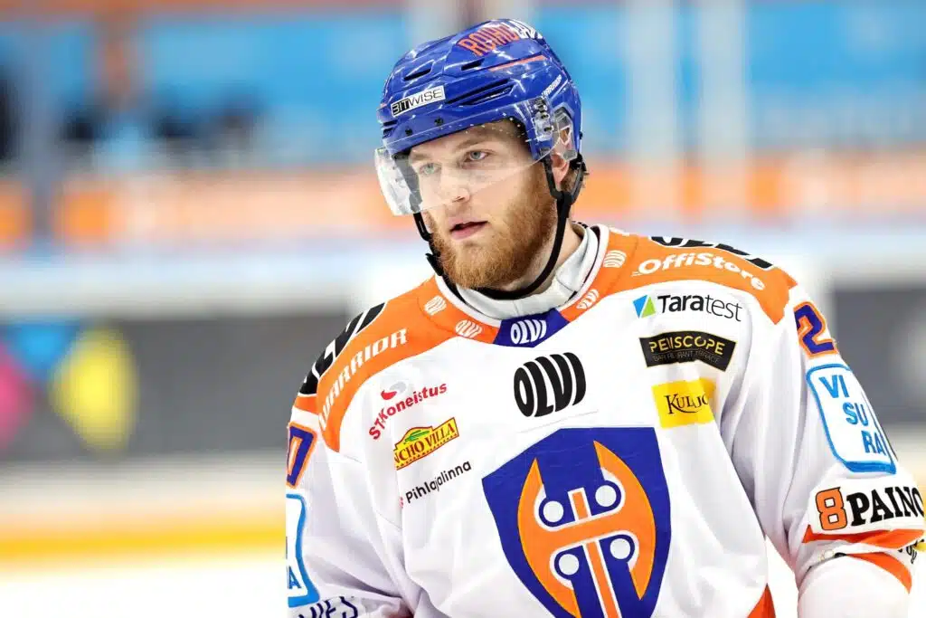 Kultaleijona tarttuu Jaromir Jagrin täkyyn