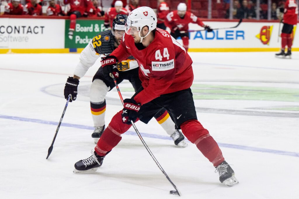 Sveitsin olympiatähti sai tilipäivän – tässä uusi NHL-seura