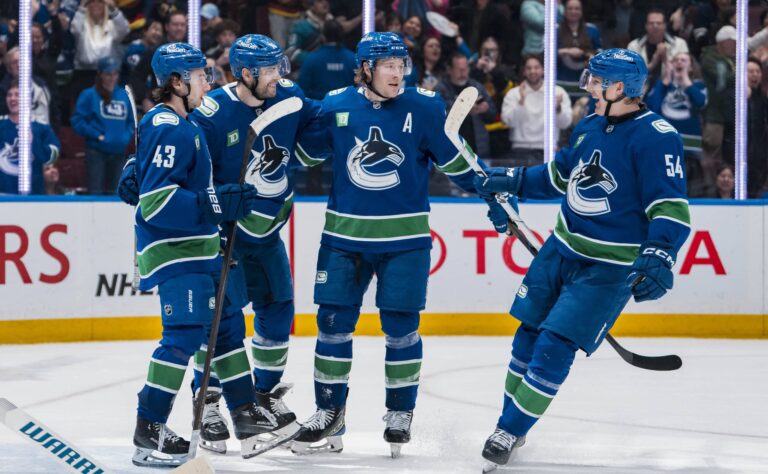 Karlsson rikkoi pankin – Canucks maksaa miljoonia ruotsalaiselle