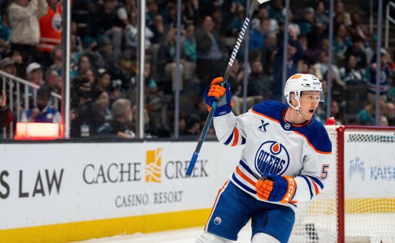 Jääkiekon MM-kisoissa hopeaa vuollut tähtihyökkääjä koki kovia