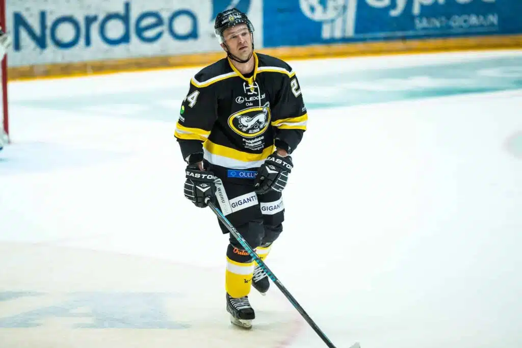 IS: Leijona-legenda ei jäänyt tuleen makaamaan – vaihtoi lajia