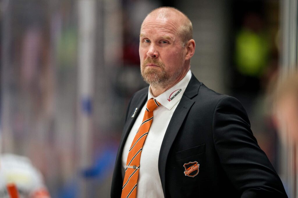 Luuvitonen laskeutuu – Sami Helenius vahvistaa LeijonaUutisia