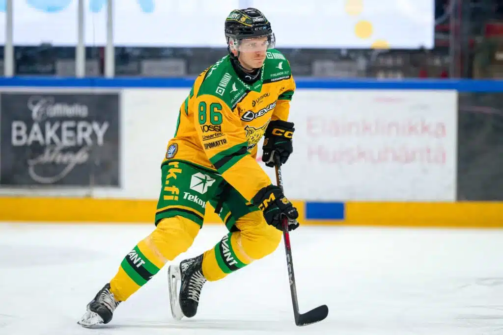 Kultaleijona astuu esiin – iso C rintaan ensi kaudeksi