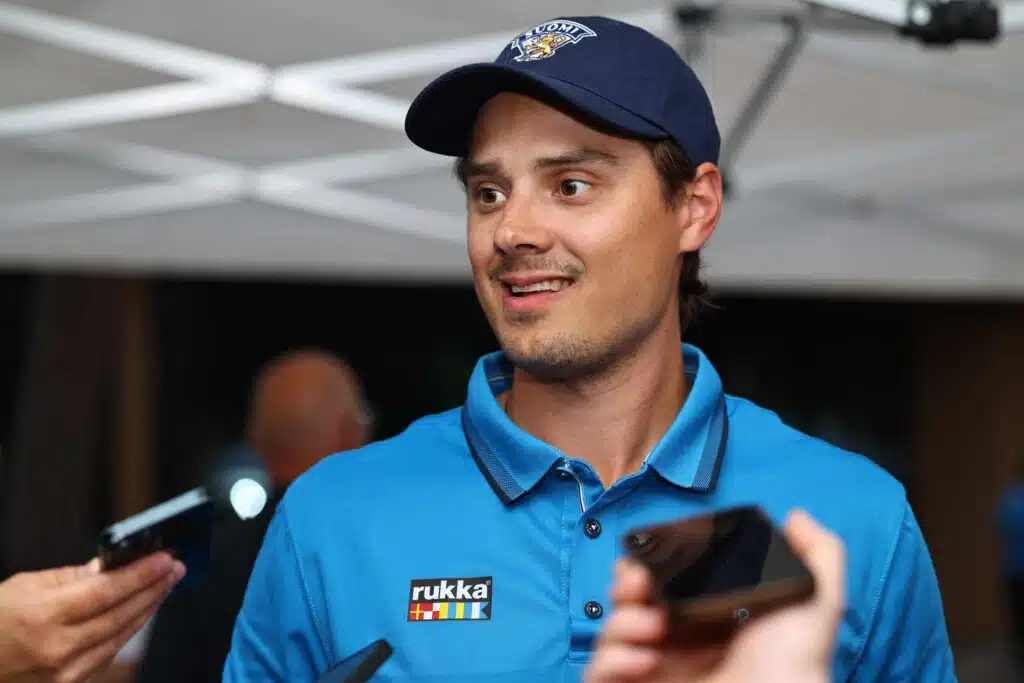 Sebastian Aho ei jäänyt sanattomaksi – Carolina ei voi enää piiloutua