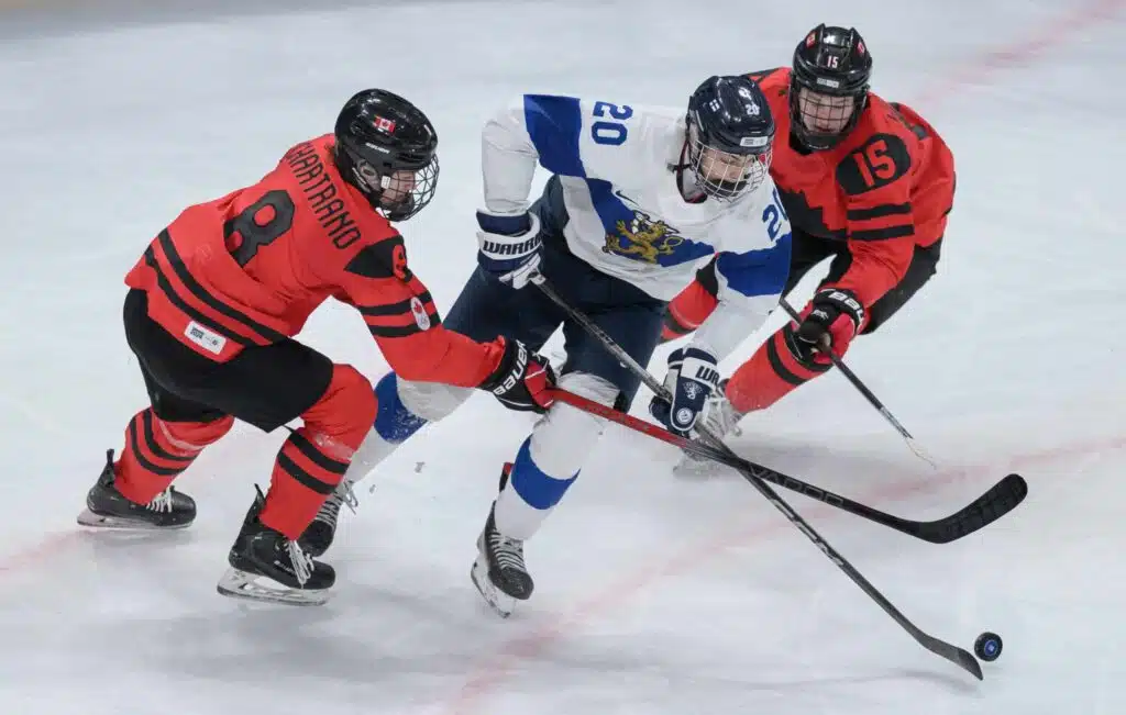 Pikkuleijonille makea voitto – Pelicans-hyökkääjä hurjassa vireessä