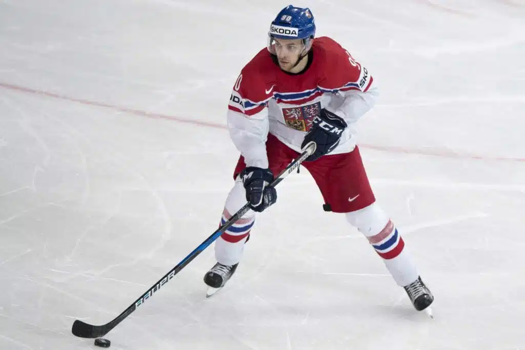 Tshekin MM-tähti jätti NHL:n taakseen – puolustajaa suomalaisten selustaa jatkossa