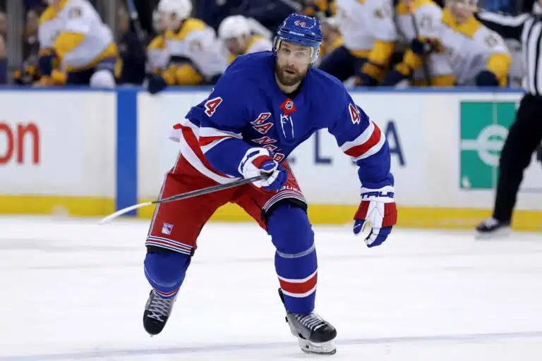 NHL-konkari vaihtoi manteretta – ensimmäiset sanat Ruotsista kertovat paljon