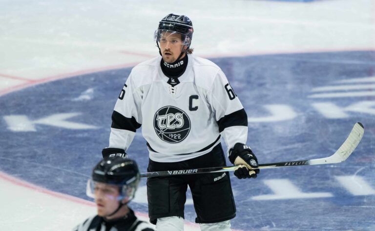 Liiga-tähdeltä paljastus tshekkilegendasta: ”Edelleen tietokone raksuttaa”