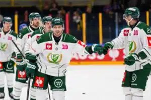 Maajoukkuehyökkääjä sivuun – SHL:ssä maksetaan nyt kovaa hintaa